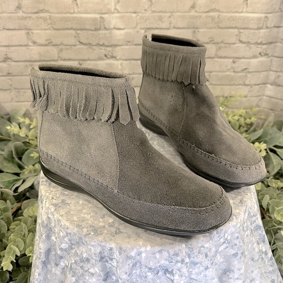 Comfort Ease by Blair - Gray Suede Moccasin Ankle Zip Booties WMS 6.5W🩶VGUC - Picture 15 of 15